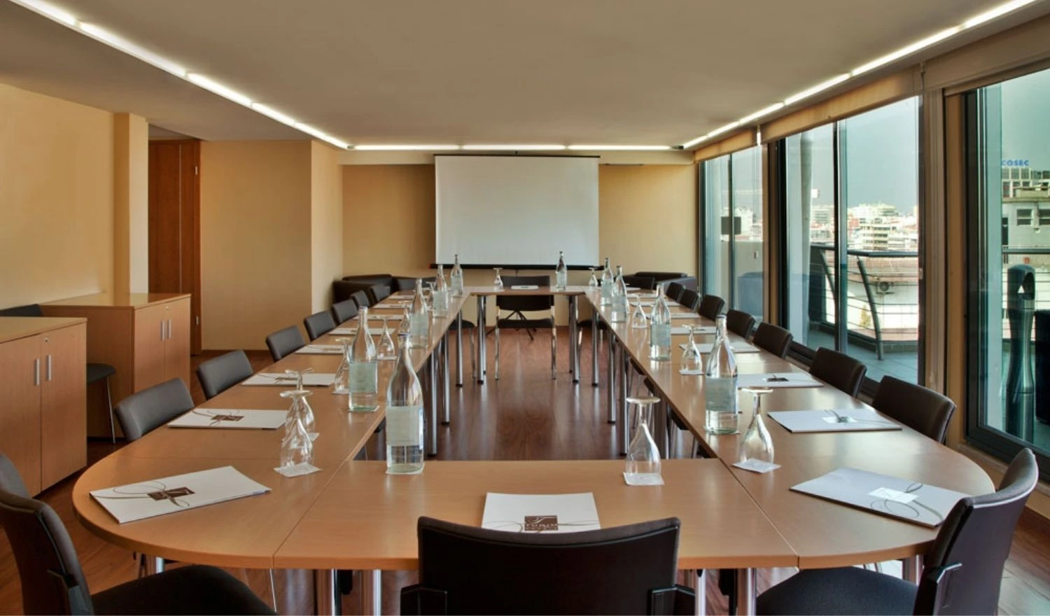Sala Gulbenkian — Turim Ibéria Hotel · Av. 5 de Outubro